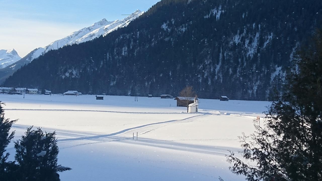 Ferienhaus Lechtaler Alpen Bach  Exterior foto